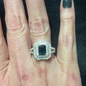 💙GORGEOUS SAPPHIRE AND CZ STERLING SILVER RING SZ 7💙